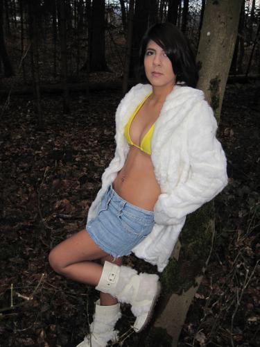 IMG_1307_sexy_yellow_bikini_mini_skirt.jpg