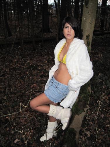 IMG_1308_sexy_yellow_bikini_mini_skirt.jpg