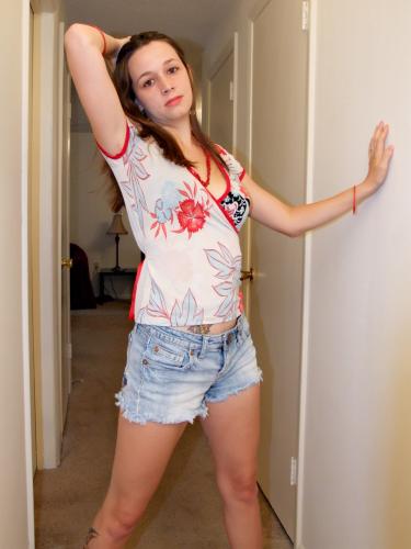 sexy_teen_girl_stacey_bubble_gum_DSCF0060.jpg
