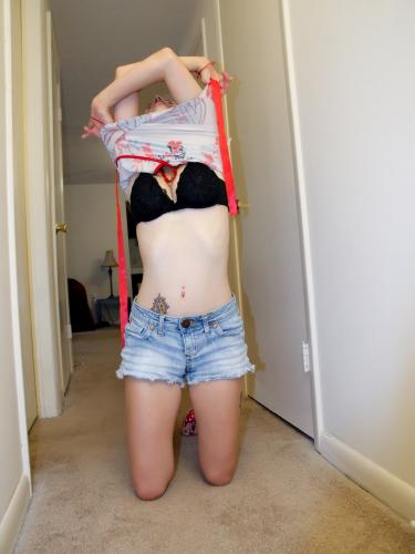 sexy_teen_girl_stacey_bubble_gum_DSCF0084.jpg
